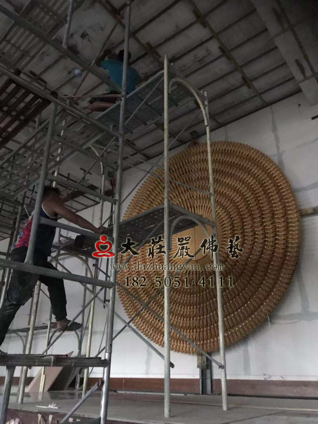 澎湖馬公市潮音寺銅雕千手觀音千手背光上臺吊裝到位