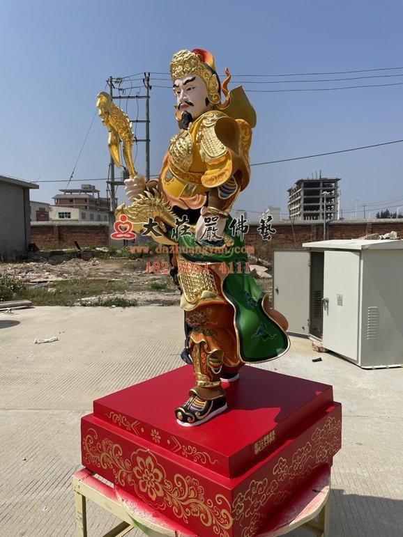 玄天護(hù)法右側(cè)照